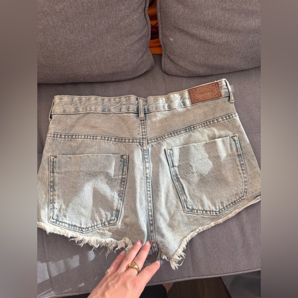 High waisted denim shorts - Picture 3 of 3